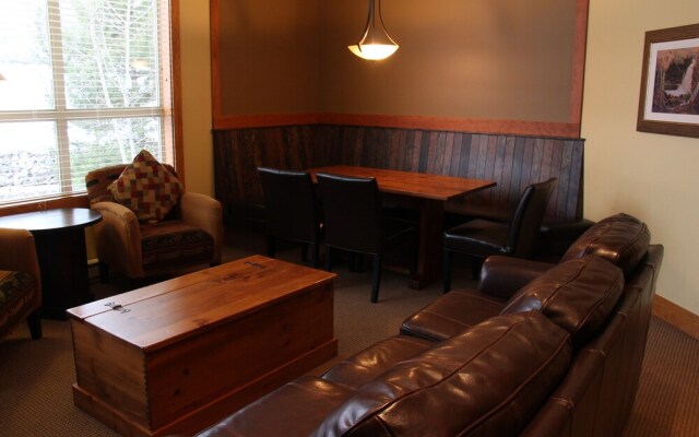 Timberline Lodges by Fernie Lodging Company