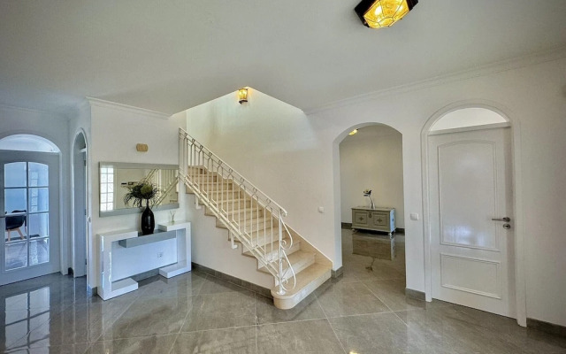 Quarteira Premium Villa by Homing