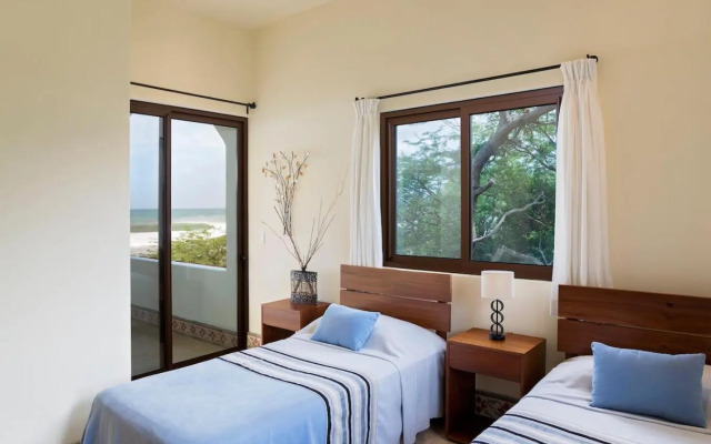Fort Walker (Beachfront House+Studio)
