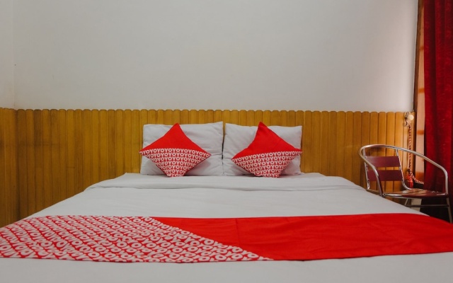 OYO 2060 Adam's Apple Family Guest House – Guest Rooms – Batu