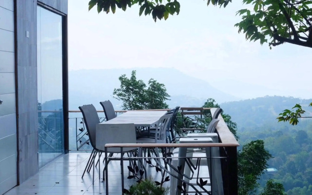The Resort Angel Hill