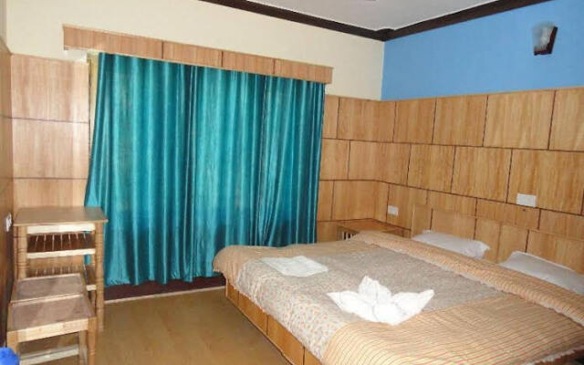 Hotel Nirvana Palace