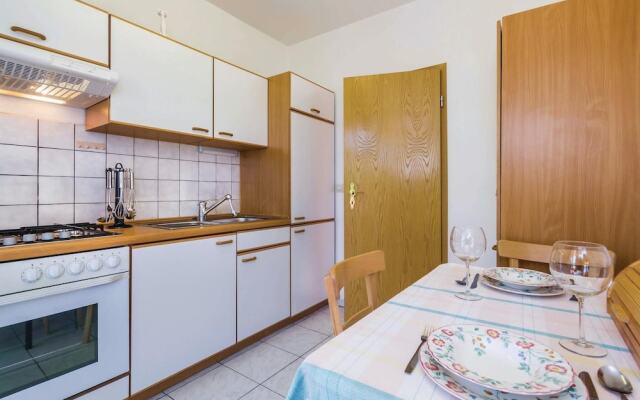 Stunning Home in Opric With Wifi and 1 Bedrooms