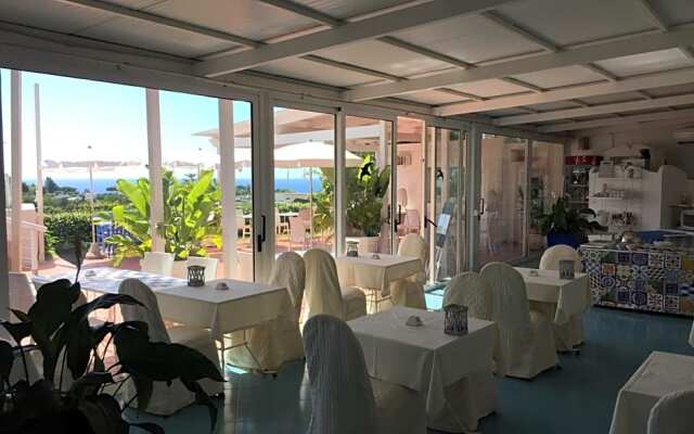 Paradiso Garden Resort Suite & Charme with warm Thermalpools and Beach