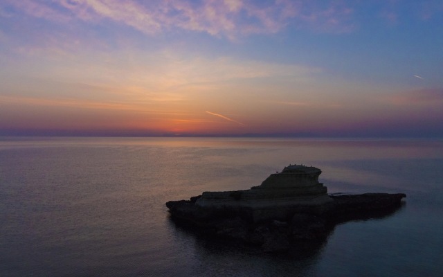 Flat Desirè Close To Beaches with Sight Castle, Terrace, Wi-Fi