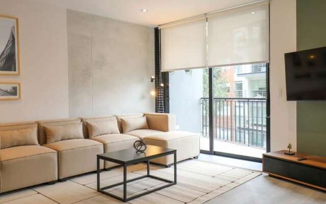 w Unique 2BR With Balcony in Miraflores