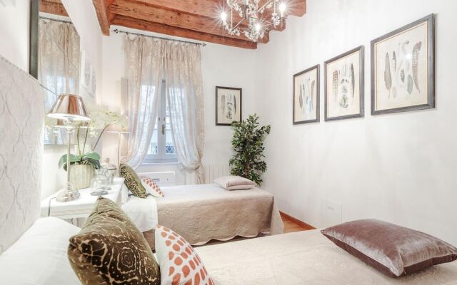 Casa Arias in Lucca With 2 Bedrooms and 1 Bathrooms