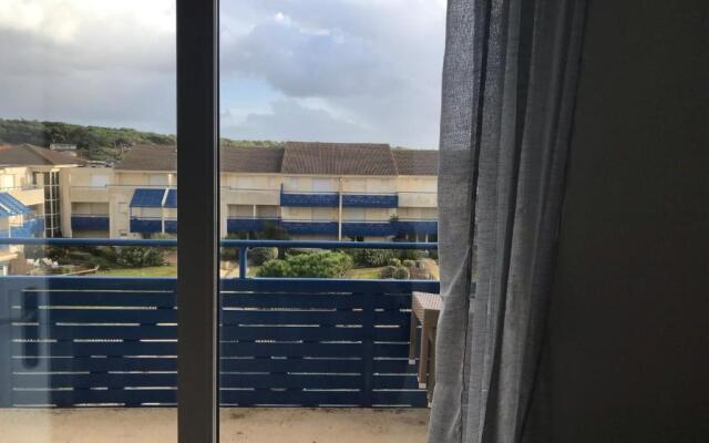 Joli T2 bord de mer parking piscine