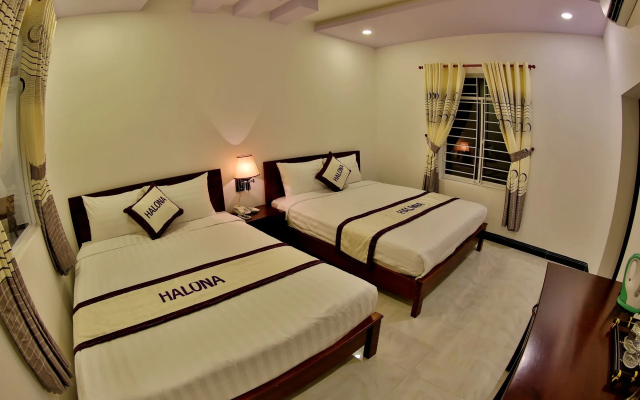 Halona Hotel
