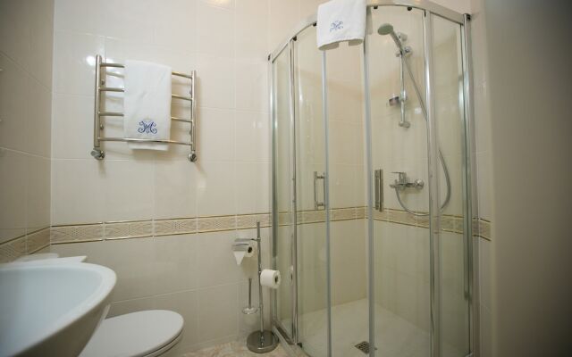 Metro Hotel Apartments