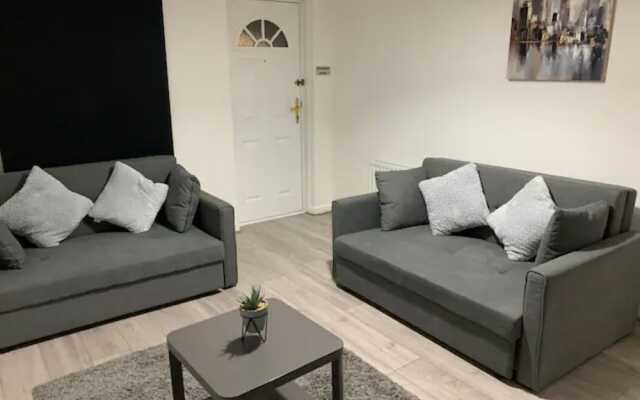 ✰Convenient 2 Bedroom Apt Leeds Centre - Parking✰