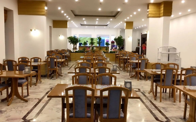 Aryes Deluxe Hotel