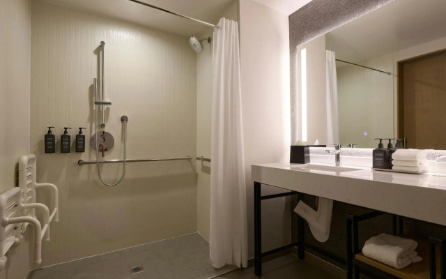 Sheraton Grand Sacramento Hotel