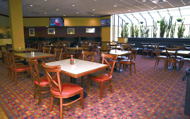 MCM Eleganté Hotel & Suites