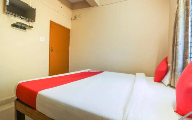 Sri Srinivasa Lodge by OYO Rooms