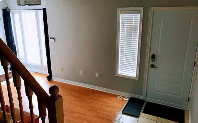 Entire 3 Bedroom Townhouse in Markham