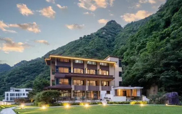 Anji Xiaoyaogu | Suye Huijing · Canyon Pool Vacation Boutique Stay