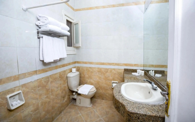 Golden Lake Hotel