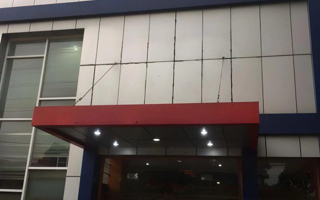 RedDoorz Plus @ Jalan Pemuda Jakarta