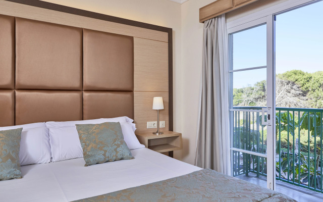 Zafiro Cala Mesquida Hotel