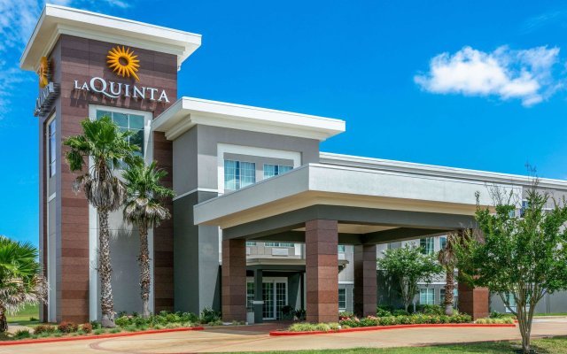 La Quinta Inn & Suites by Wyndham Jacksonville TX