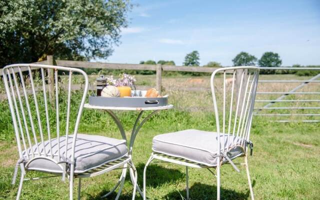 Abbey Shepherds Hut, Eye
