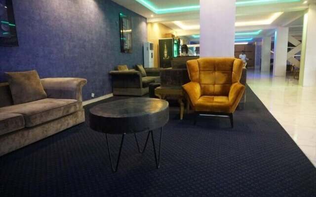 Willowwood Hotel Owerri