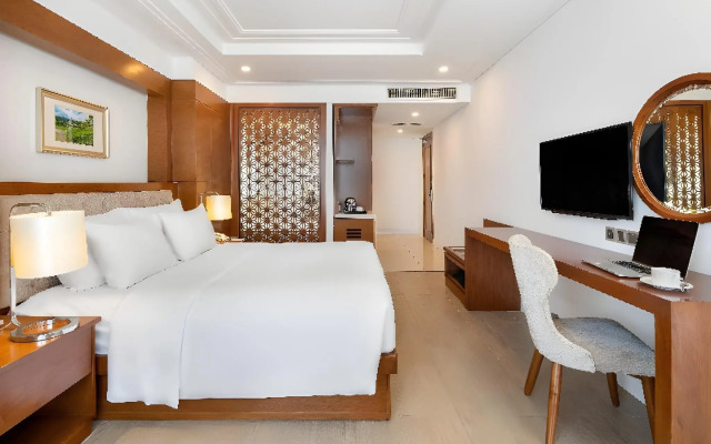 Paris Deli Danang Beach Hotel