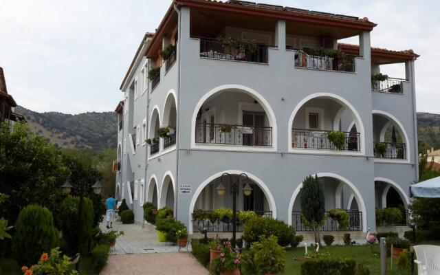 Delphin Rooms Sivota