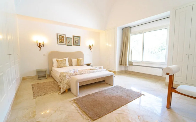 La Marina Secure Seaside With Pool