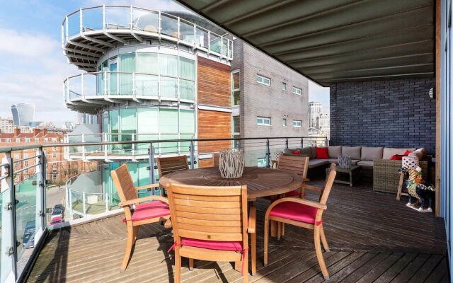 St Katharine's Dock Penthouse