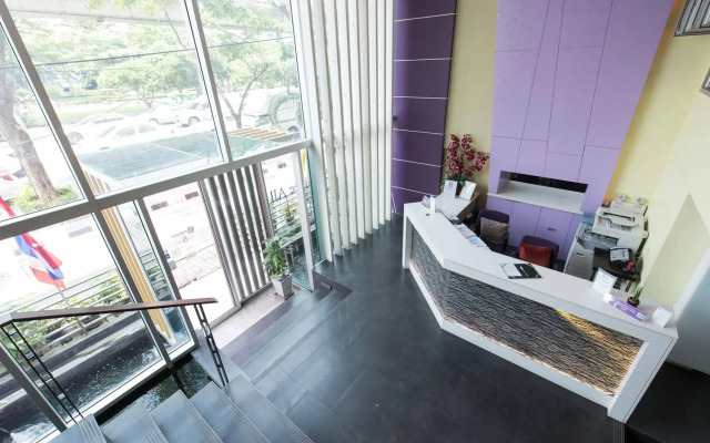 Palette Bella B All Suites Bangkok Hotel