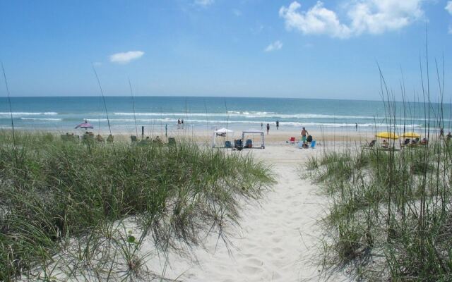 Beach House Inn and Suites
