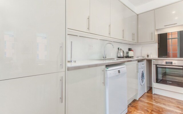 LCS Liverpool Street Apartments