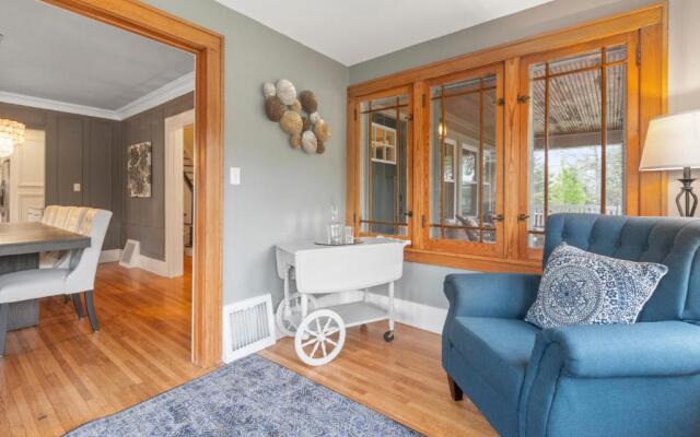 Gorgeous Downtown Bungalow, Walk Everywhere!!!