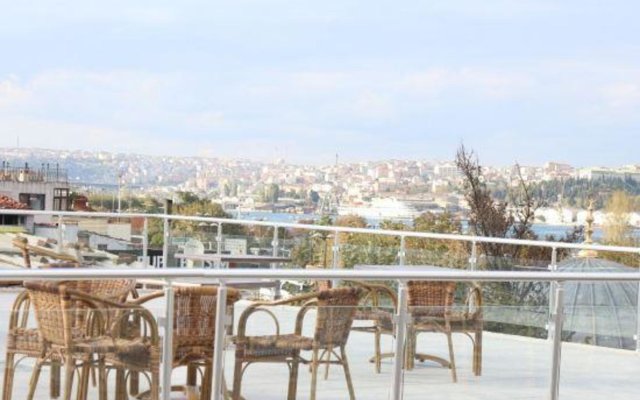 Roof Istanbul Hotel