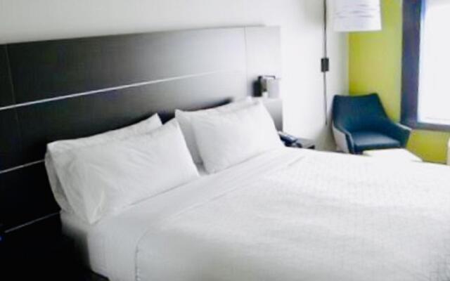 Holiday Inn Express & Suites Hood River by IHG