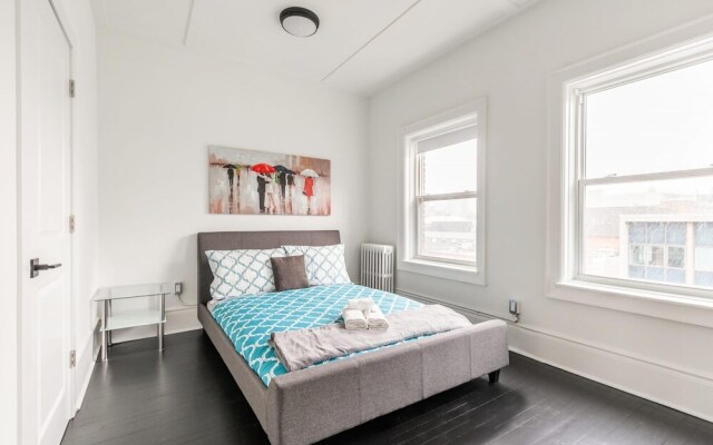 Cozy 2-storey 2BR Apt - Near Parks and King St