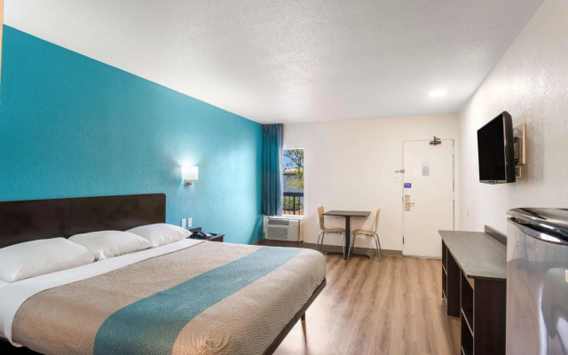 Motel 6 Lexington, KY - Airport