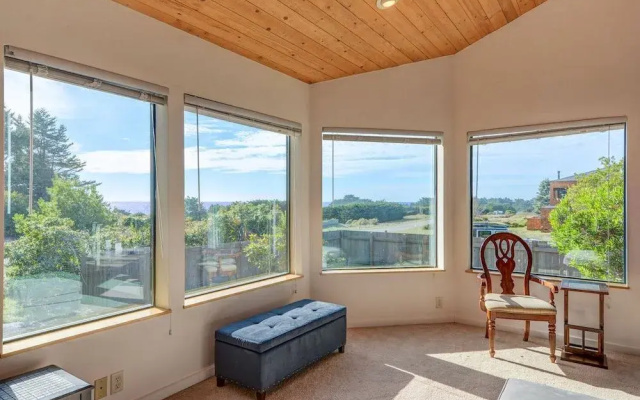 Pacific Splendor Private Hot Tub w/ Views!