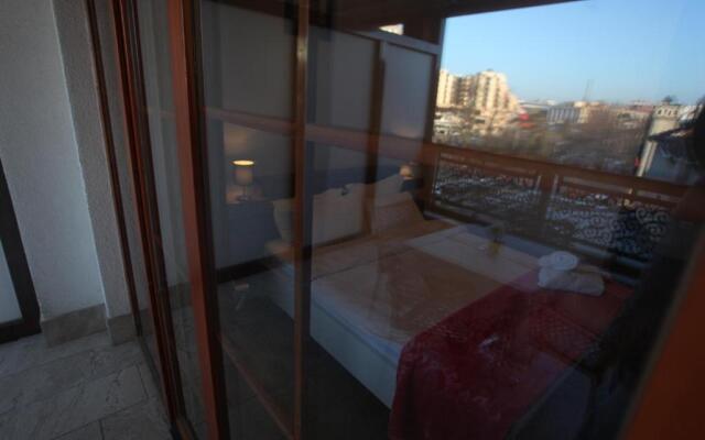 Hotel Happy