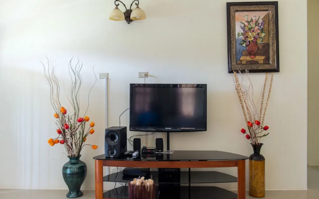 Ocho Rios Beach House at Dax Hall