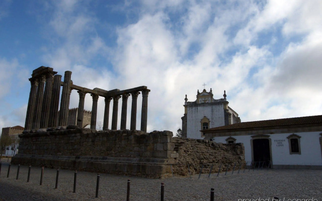 Pousada Convento de Evora - Historic Hotel