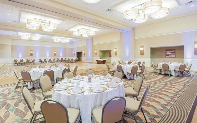 Wyndham Hamilton Park Hotel and Conference Center