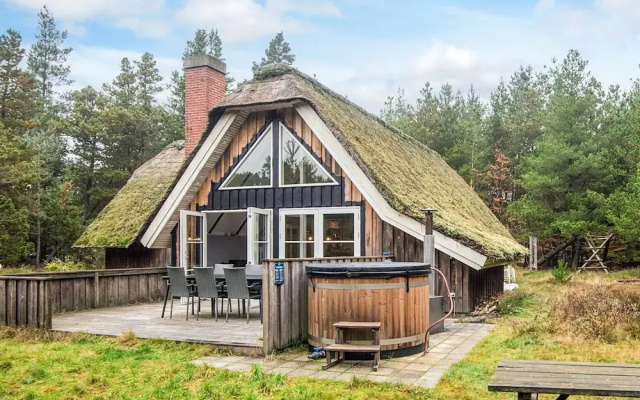 10 Person Holiday Home in Blavand