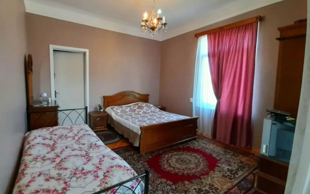 Kemeni Guest House