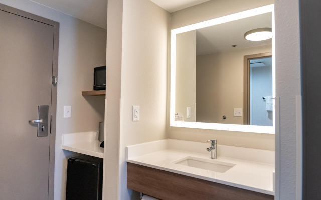 Holiday Inn Express Frazer - Malvern by IHG