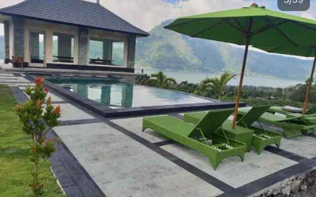 Batur Green Hill
