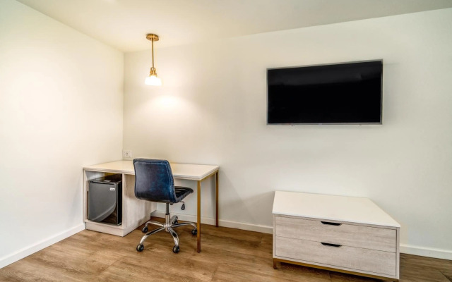 Trend Hotel at LAX Airport