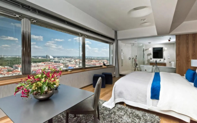 Sky Suite Hotel